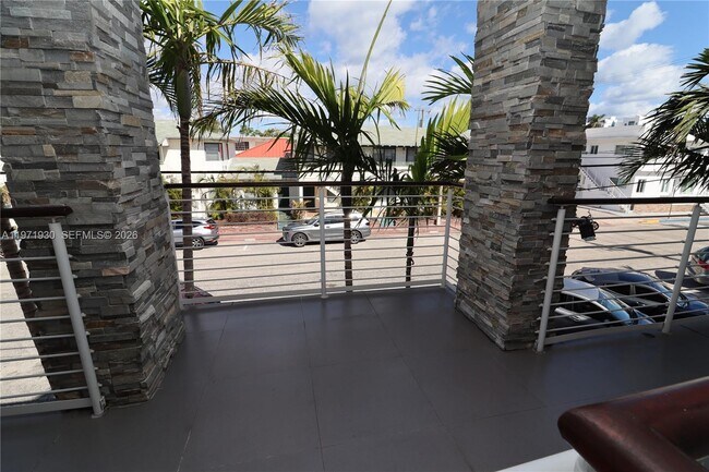 Building Photo - 540 74th St