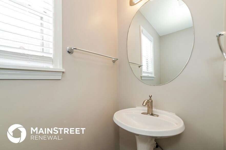 Building Photo - 3545 Lehigh Way