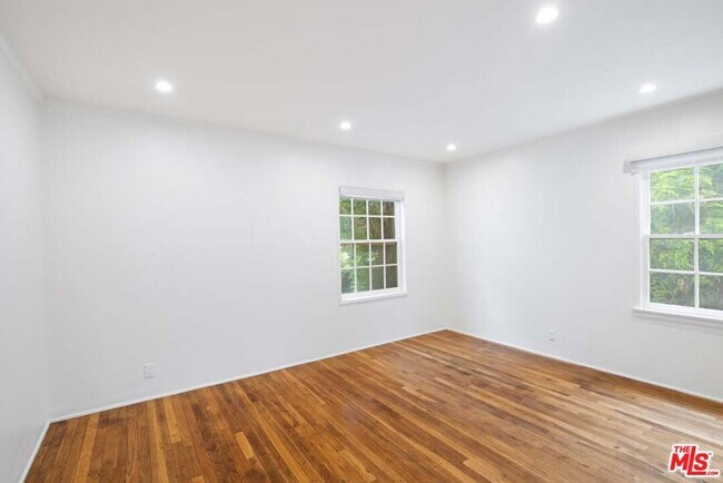 Building Photo - 4753 Saloma Ave