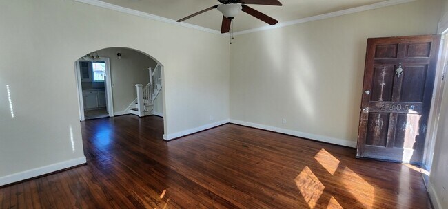 Building Photo - 2805 Cleburne St