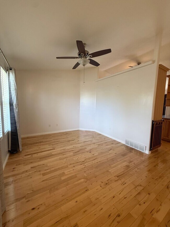 Building Photo - 454 S 980 W