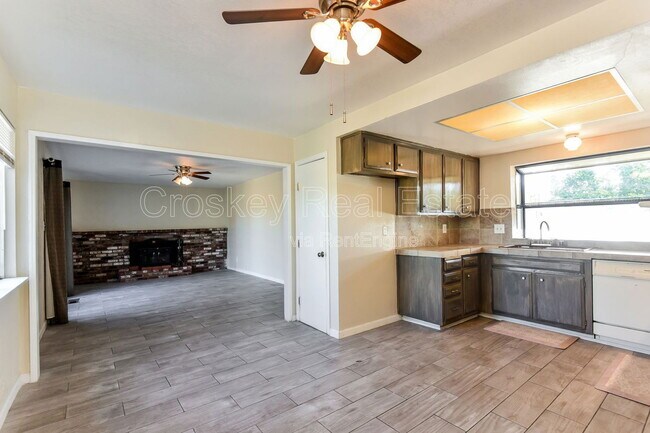 Building Photo - 1249 Ventura Dr