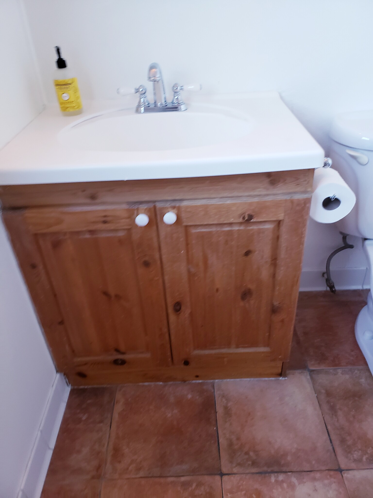 Bathroom sink, tile floor - 1022 N Parish Pl