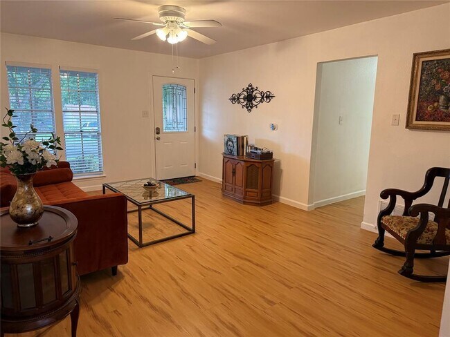 Building Photo - 6307 Huntleigh Way