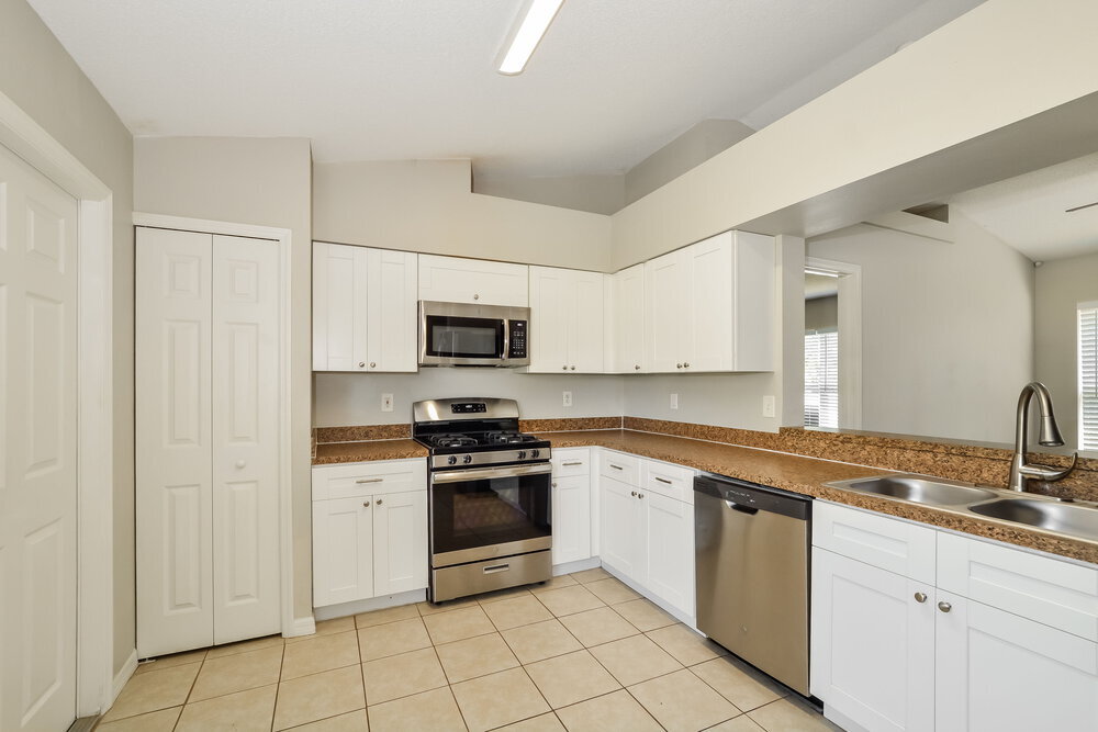 Building Photo - 12148 Woodglen Cir