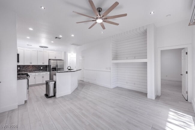 Building Photo - 111 Twin Towers Ave