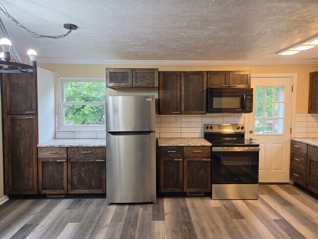 Building Photo - 5272 Fieldcrest Dr