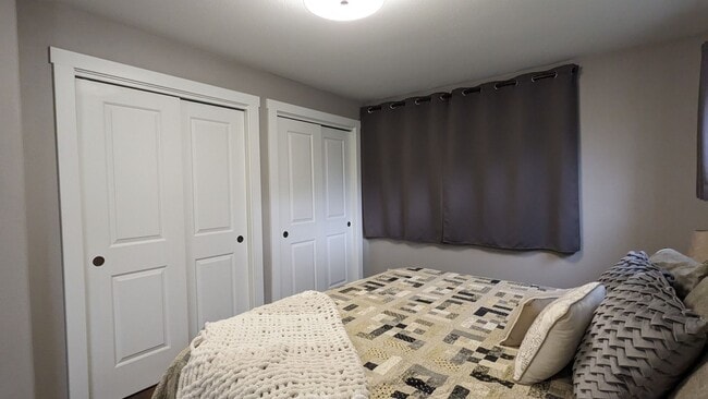 Building Photo - BEAUTIFUL MODERN 3 BED/2 BATH RANCHER IN E...