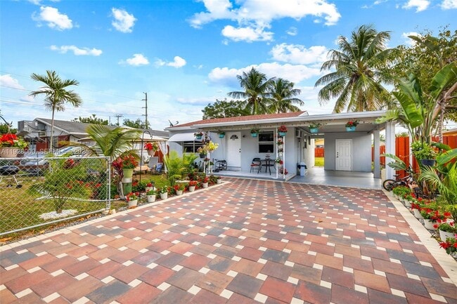 Building Photo - 2210 Roosevelt St