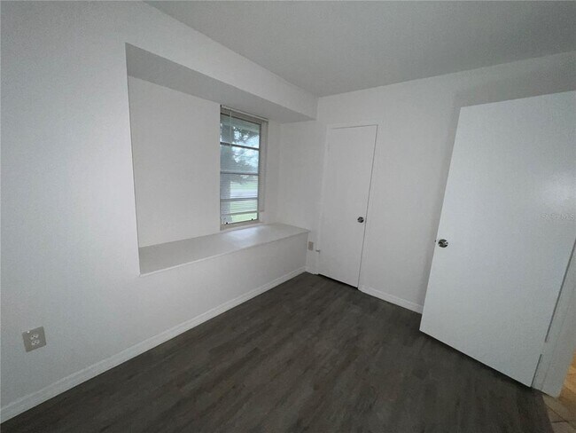 Building Photo - 3278 Jamestown St