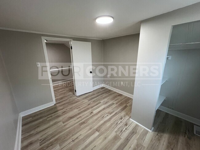 Building Photo - Beautiful 3 Bedroom 2.5 Bath Home