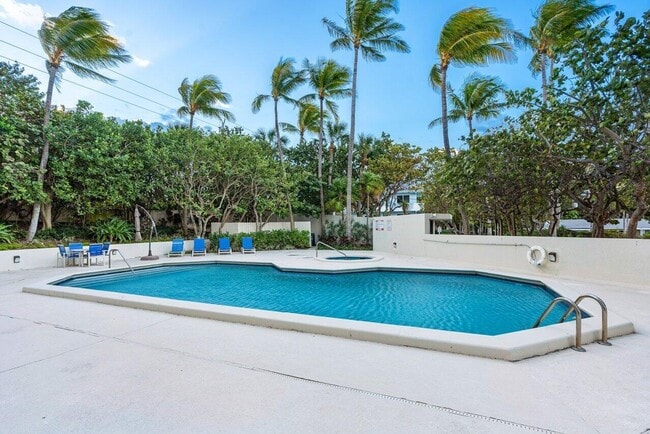 Building Photo - 2401 N Ocean Blvd