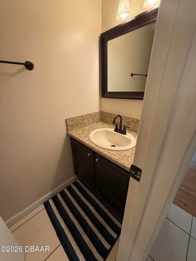 Building Photo - 3 Glen Arbor Park