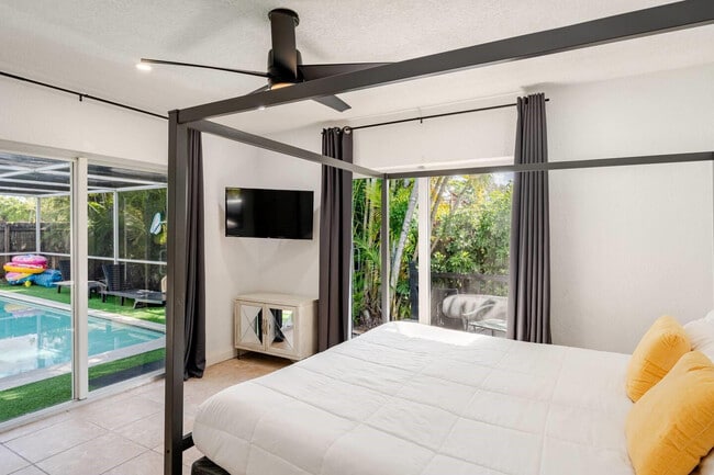 Building Photo - 3672 NW 17th Terrace