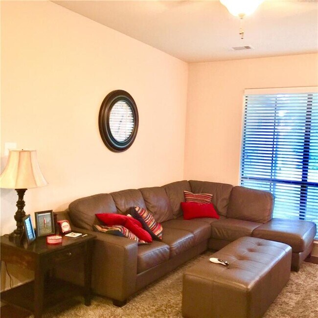 Building Photo - 10052 Janet Loop