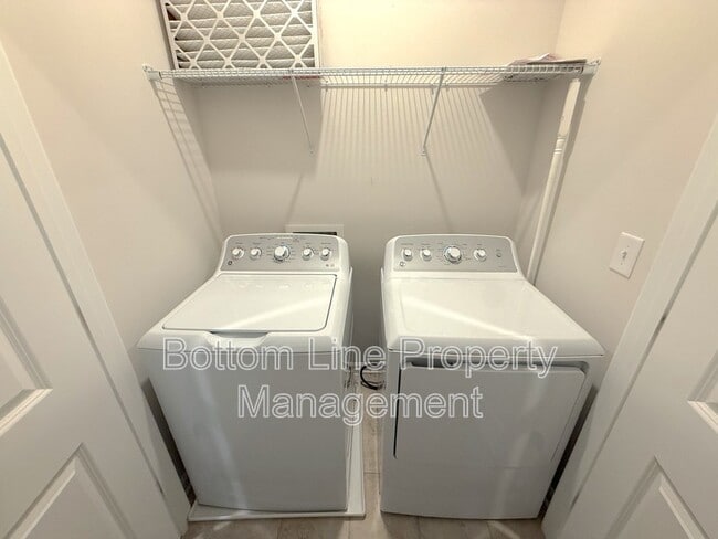 Building Photo - 7025 Running Spg Dr