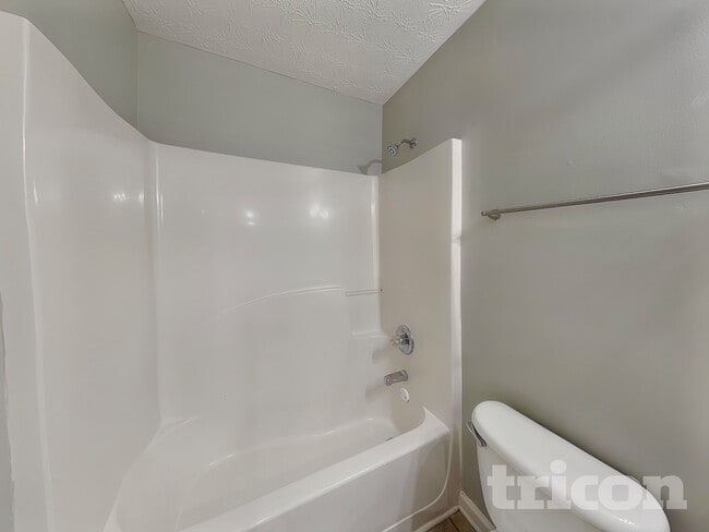 Building Photo - 1704 Chinaberry Ct