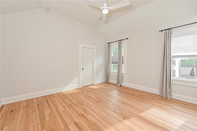 Building Photo - 2134 Delano Dr NE