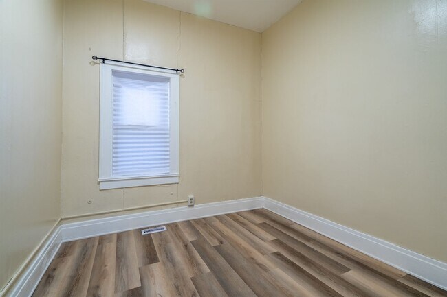 Building Photo - 86 Hawley St