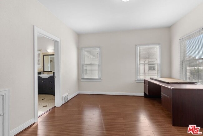 Building Photo - 727 Crenshaw Blvd