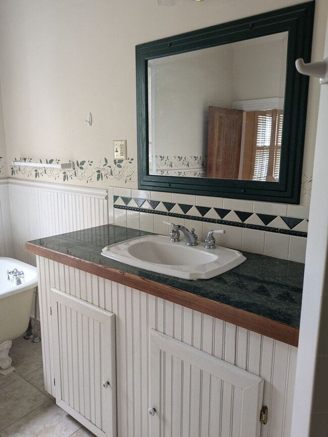 Building Photo - Beautiful home in the heart of Valdosta