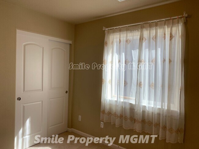 Building Photo - NEW Carpet