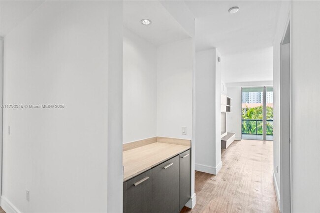 Building Photo - 3250 NE 188th St