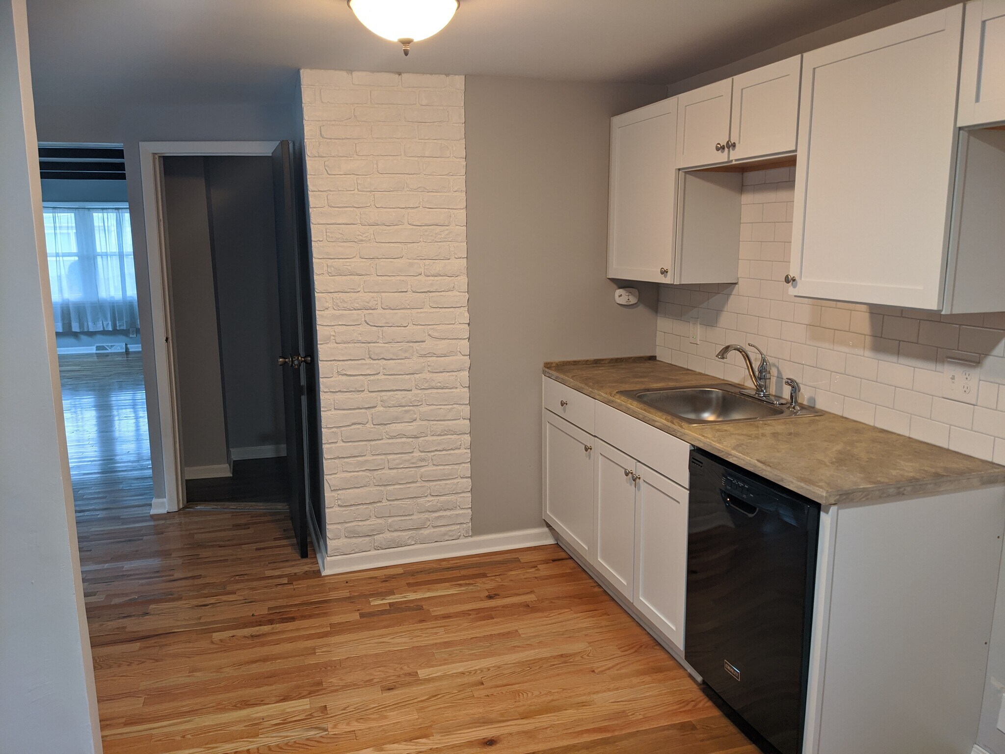 Kitchen - 20 Portland St