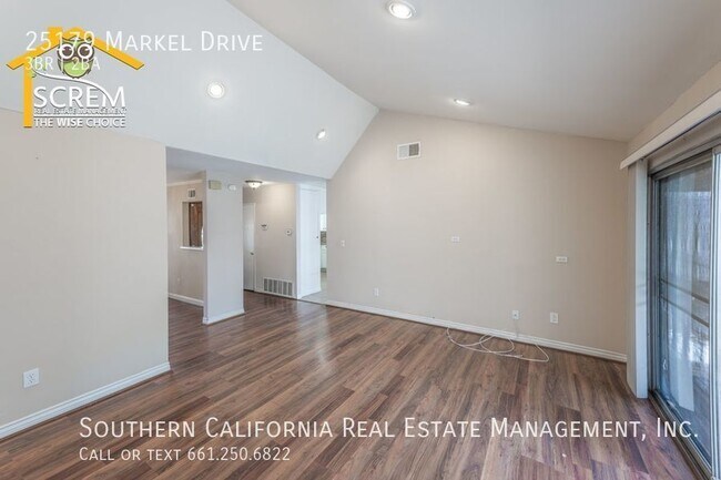 Building Photo - Single Story Three Bedroom Home in Newhall