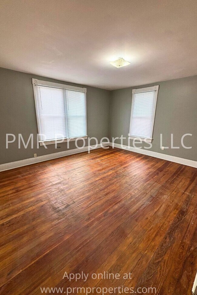 Building Photo - 916 S 18th St
