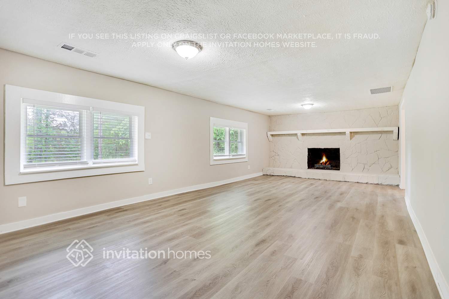 Building Photo - 547 Rustic Rd