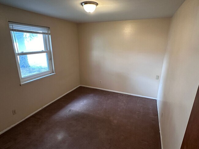 Building Photo - 820 Hot Springs Ave