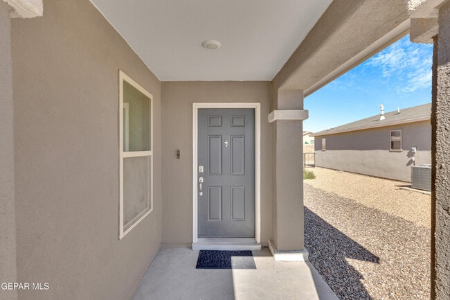 Building Photo - 14557 Desert Poppy Ct