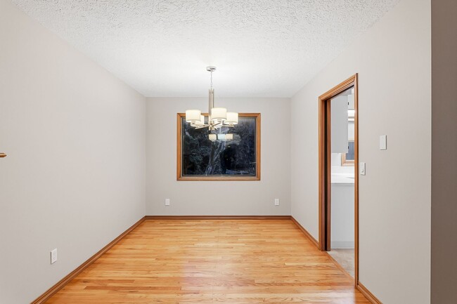 Building Photo - Charming Lake Oswego Home on Large Corner Lot – 3BR, 2.5BA + Bonus Room