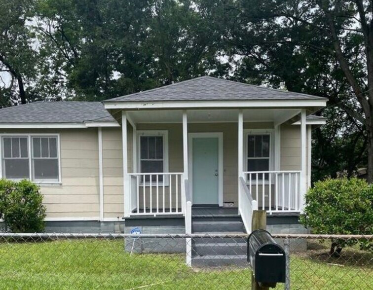 Building Photo - 1009 Mamie Street