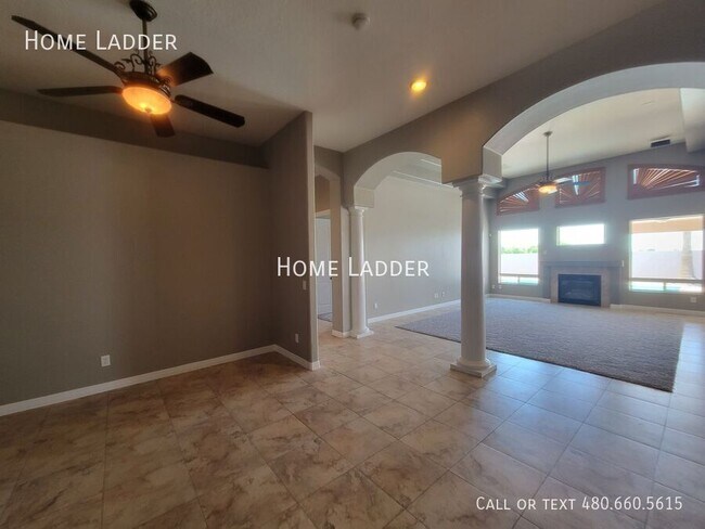 Building Photo - 9030 S 10th Dr