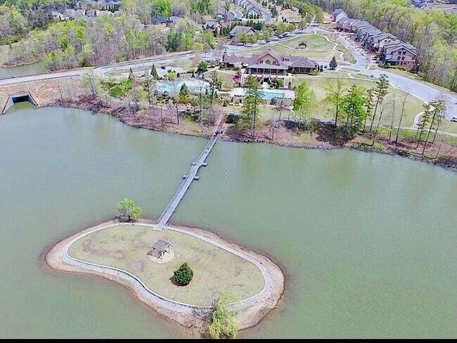 Building Photo - 7437 Fireside Ln