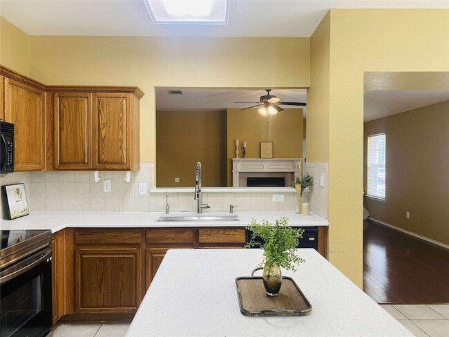 Building Photo - 209 Moonlight Dr