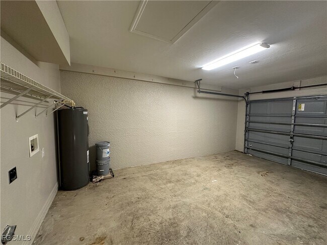 Building Photo - 2411 Park Rd