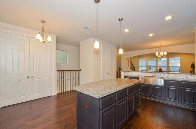 Building Photo - 10014 Spring Shadows Park Cir