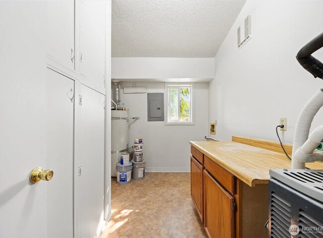 Building Photo - Ruth Duplex Unit A