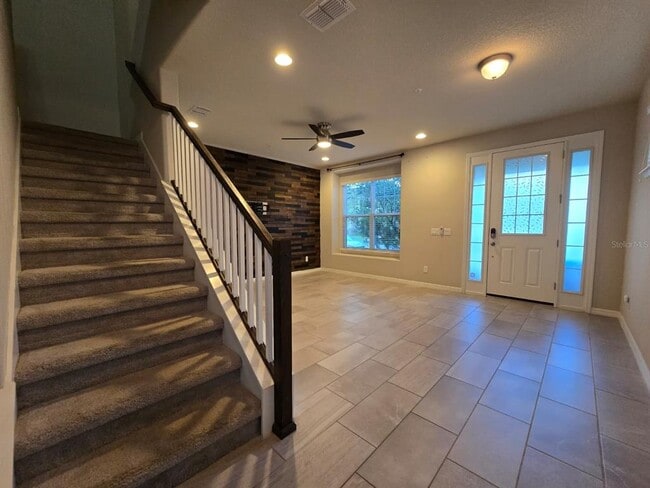 Building Photo - 8642 Vedder Ln