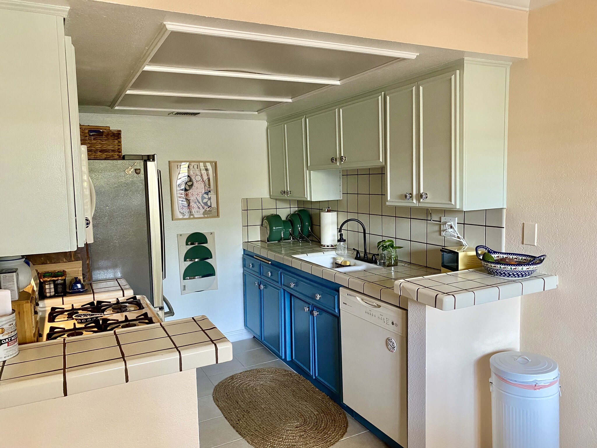 First floor kitchen - 4511 Murietta Ave