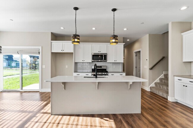 Building Photo - Stunning Single Family in Mechanicsburg