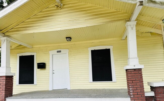 Building Photo - 3648 Evangeline St
