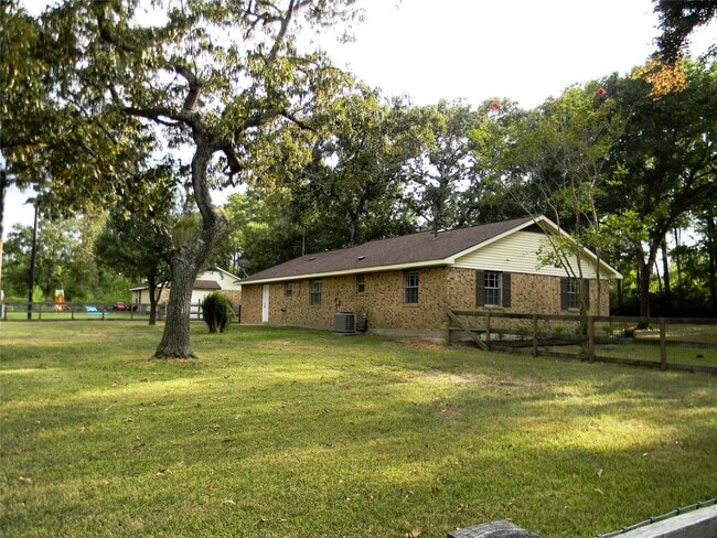 Building Photo - 25598 Kimbro Rd