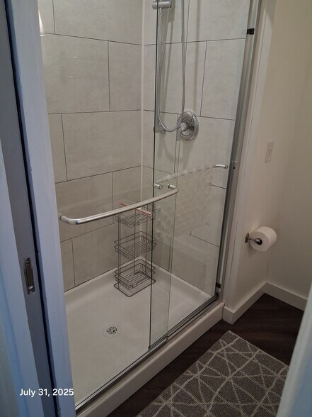 Shower - 818 12th St