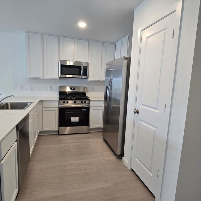 Building Photo - 28751 Texas Plns Dr