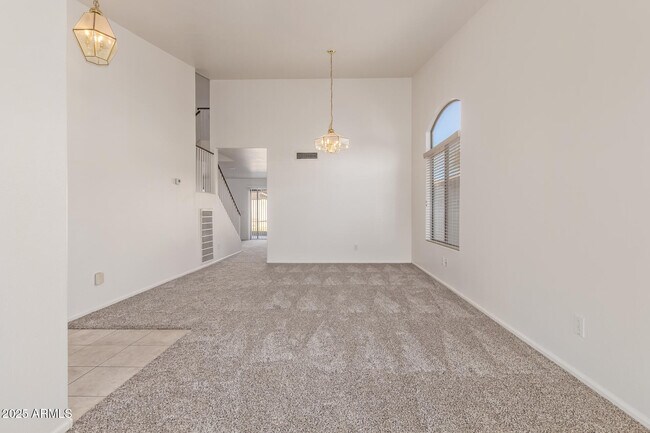 Building Photo - 2432 W Blue Sky Dr