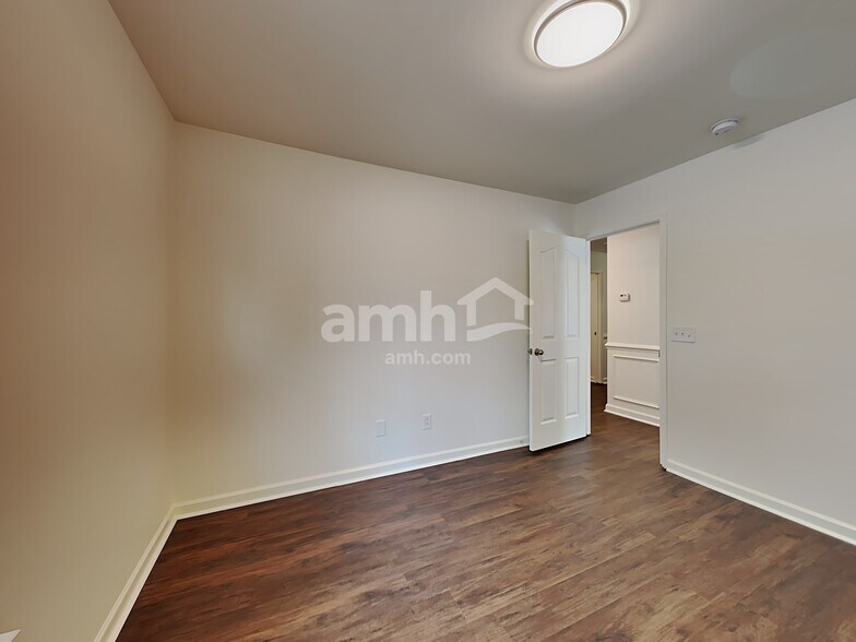 Building Photo - 248 Applehill Way
